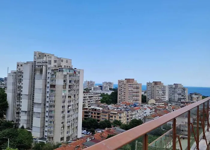 Appartamento студио тони 2 с панорамна тераса и морска гледка Varna