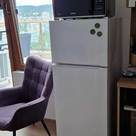 студио тони 2 с панорамна тераса и морска гледка Apartman Várna