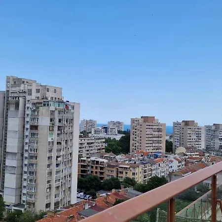 Apartman студио тони 2 с панорамна тераса и морска гледка Várna