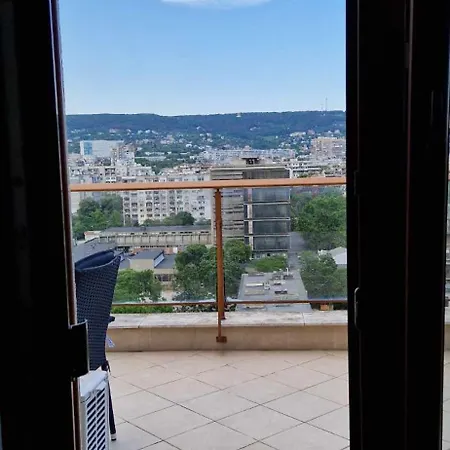 Apartman студио тони 2 с панорамна тераса и морска гледка Várna