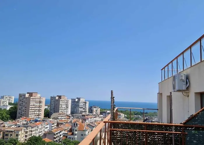 студио тони 2 с панорамна тераса и морска гледка Apartament Varna